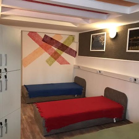 Opera Hostel บูดาเปสต์ ภายนอก รูปภาพ