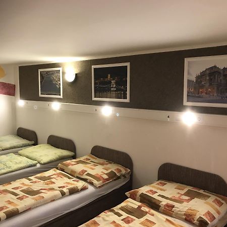 Opera Hostel บูดาเปสต์ ภายนอก รูปภาพ