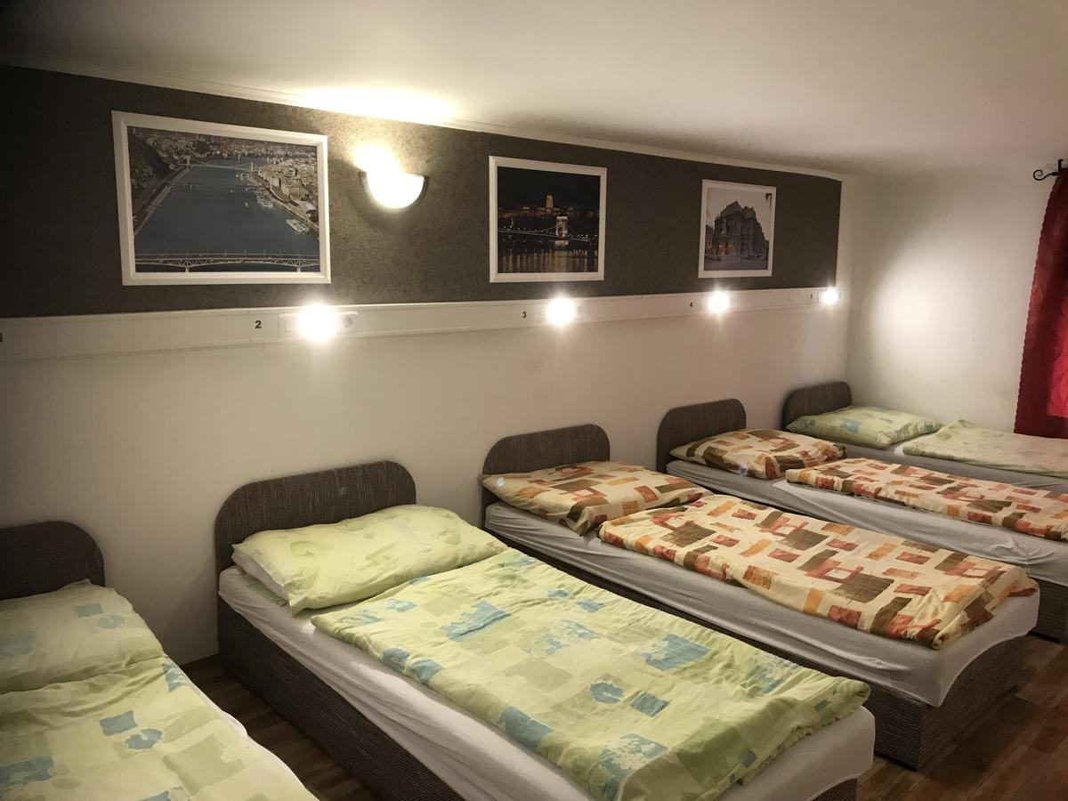 Opera Hostel บูดาเปสต์ ภายนอก รูปภาพ