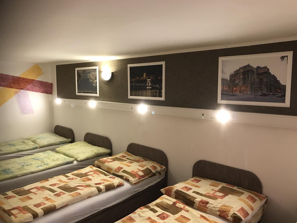 Opera Hostel บูดาเปสต์ ภายนอก รูปภาพ