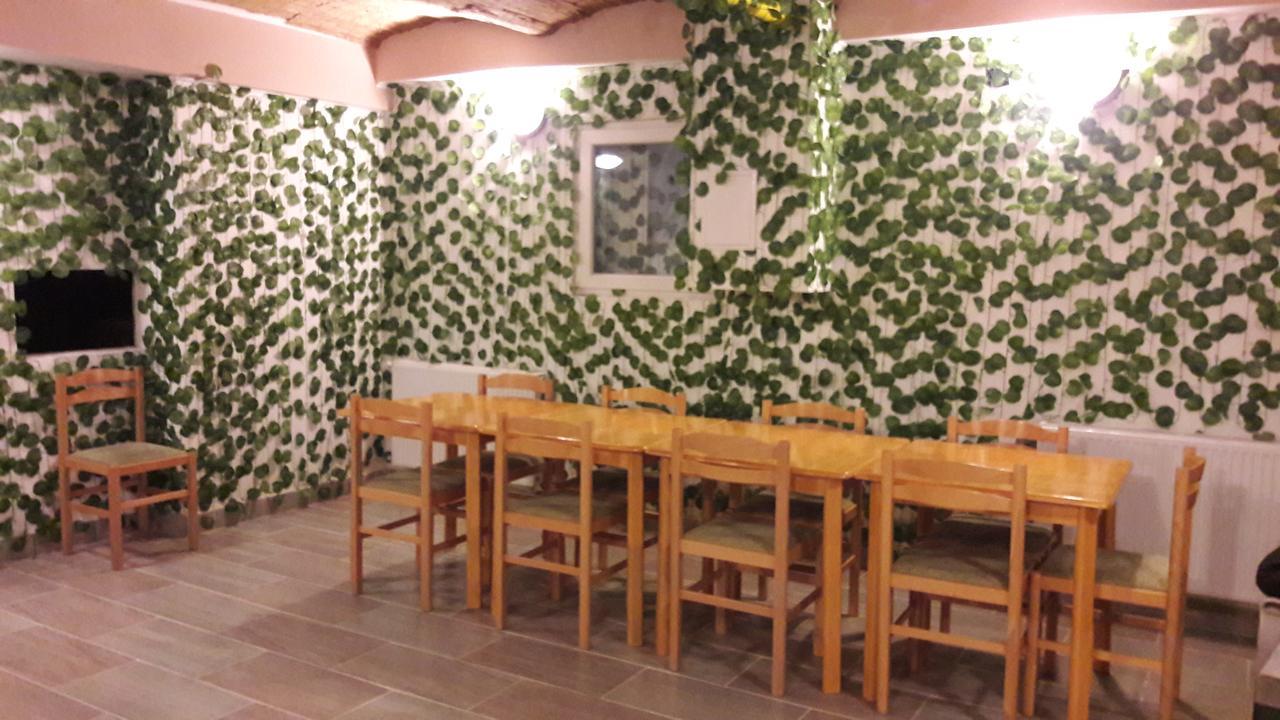 Opera Hostel บูดาเปสต์ ภายนอก รูปภาพ