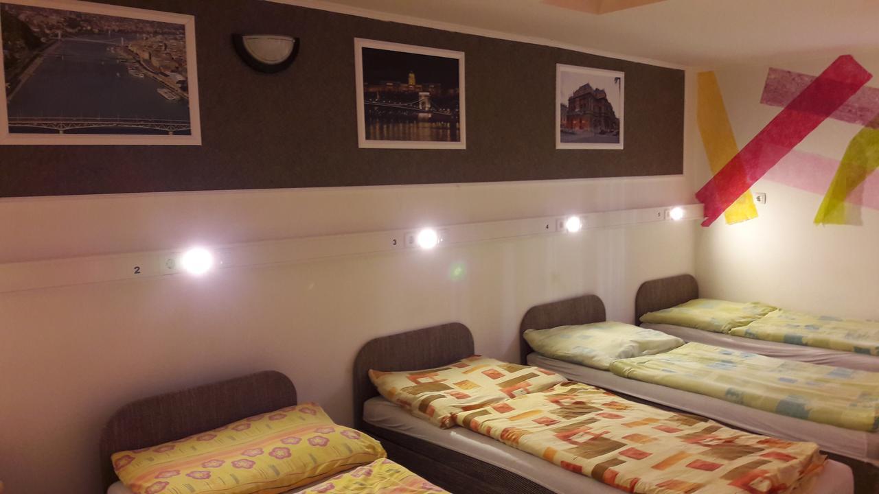 Opera Hostel บูดาเปสต์ ภายนอก รูปภาพ