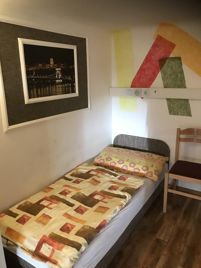 Opera Hostel บูดาเปสต์ ภายนอก รูปภาพ