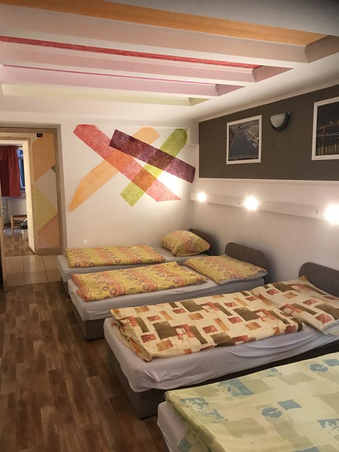 Opera Hostel บูดาเปสต์ ภายนอก รูปภาพ