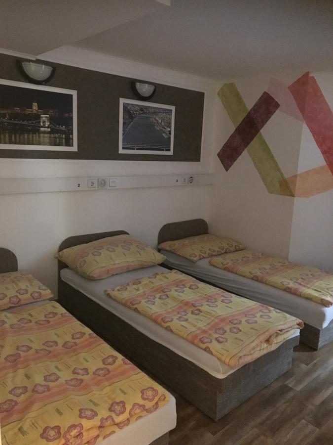 Opera Hostel บูดาเปสต์ ภายนอก รูปภาพ