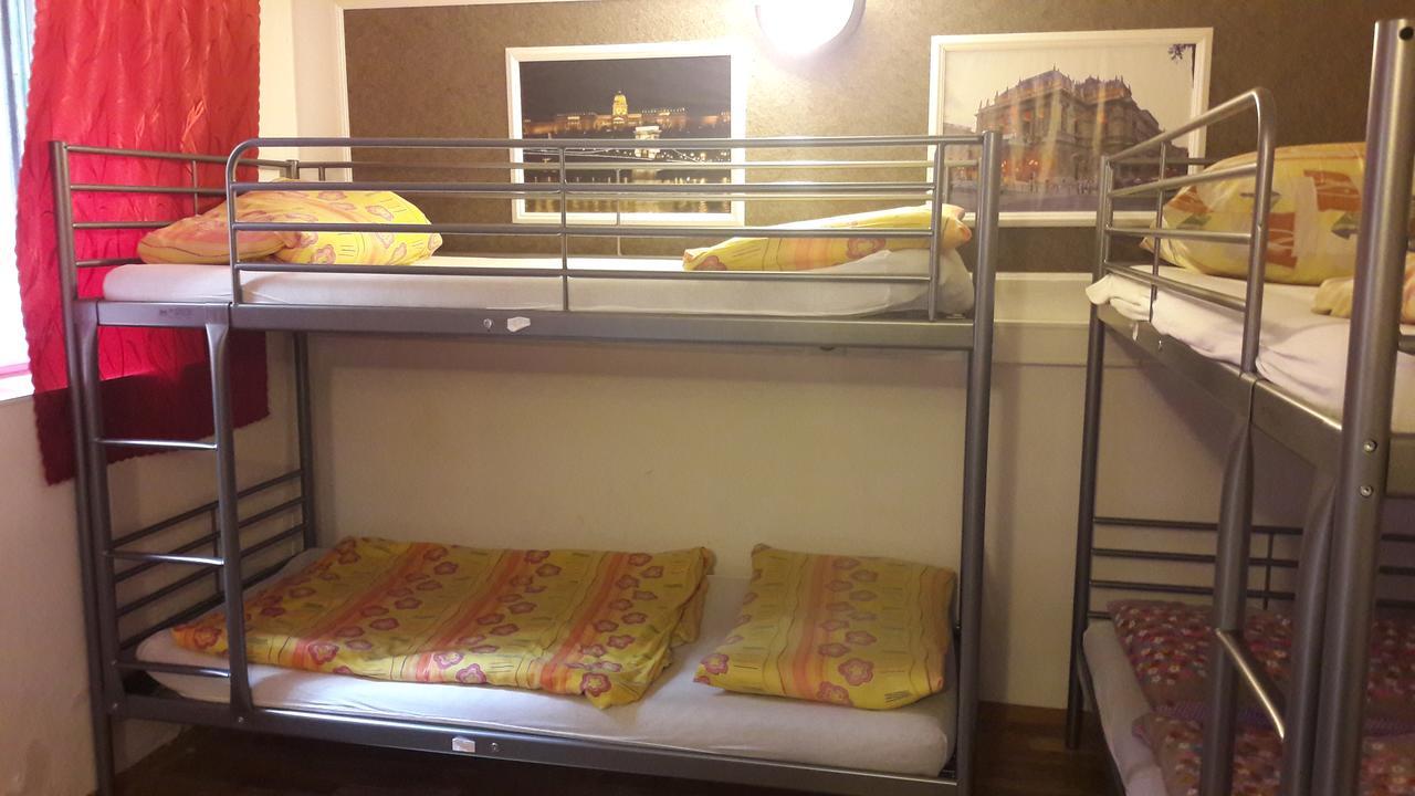 Opera Hostel บูดาเปสต์ ภายนอก รูปภาพ