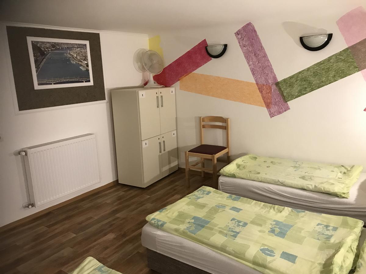Opera Hostel บูดาเปสต์ ภายนอก รูปภาพ