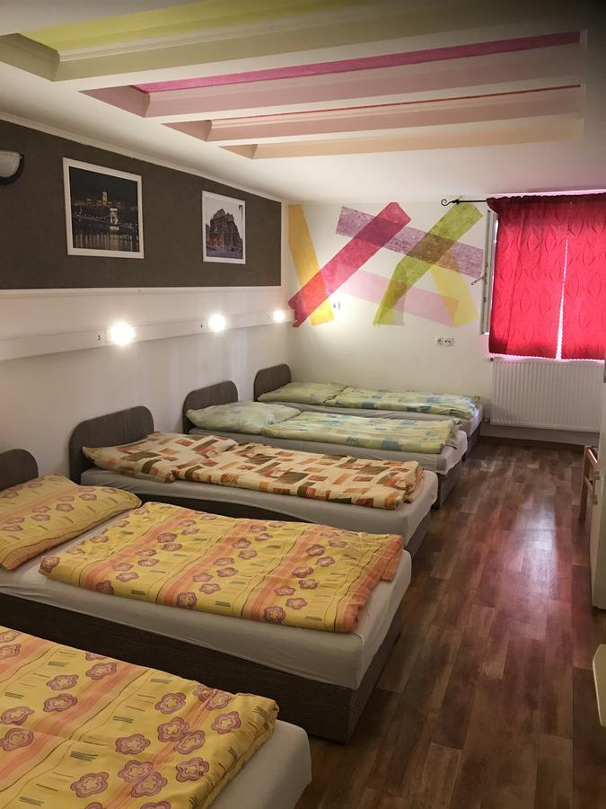 Opera Hostel บูดาเปสต์ ภายนอก รูปภาพ