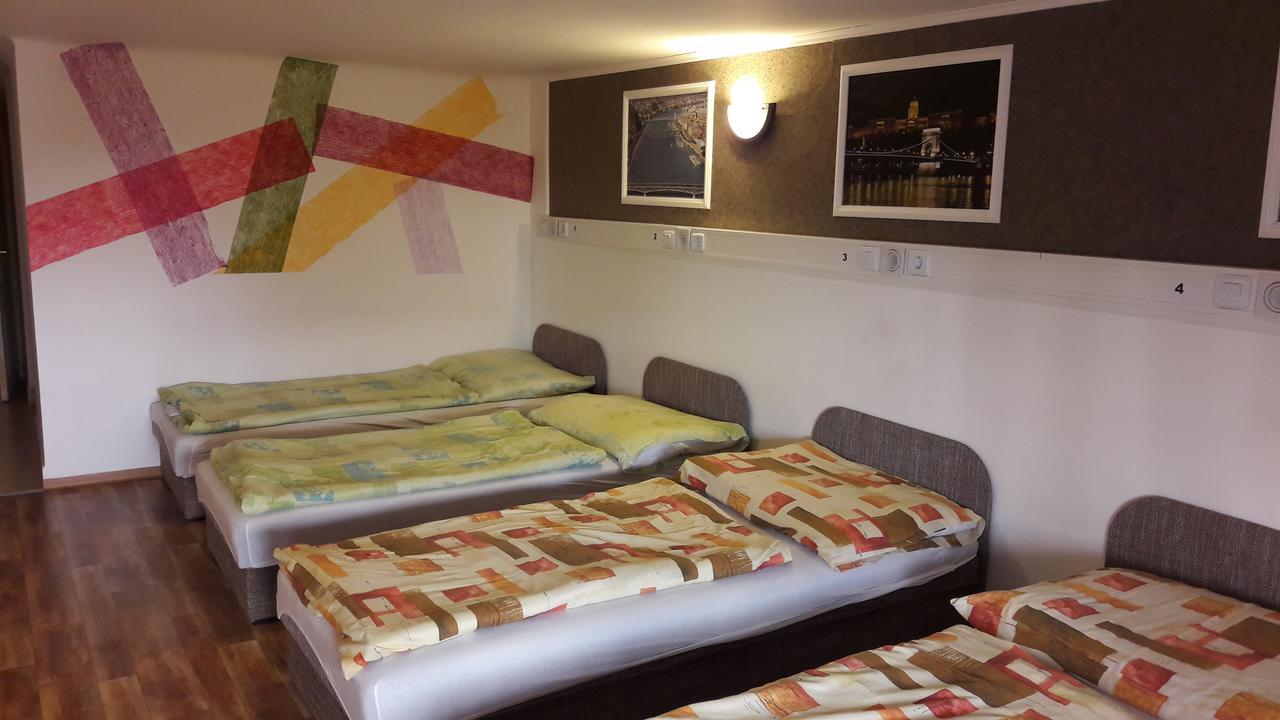 Opera Hostel บูดาเปสต์ ภายนอก รูปภาพ