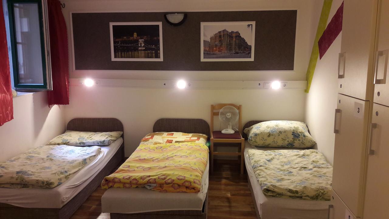 Opera Hostel บูดาเปสต์ ภายนอก รูปภาพ