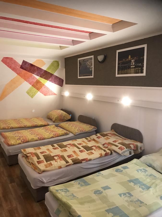 Opera Hostel บูดาเปสต์ ภายนอก รูปภาพ