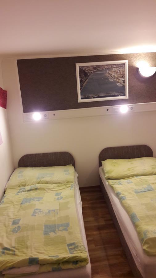 Opera Hostel บูดาเปสต์ ภายนอก รูปภาพ