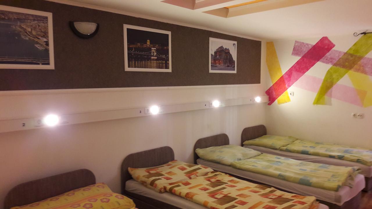Opera Hostel บูดาเปสต์ ภายนอก รูปภาพ