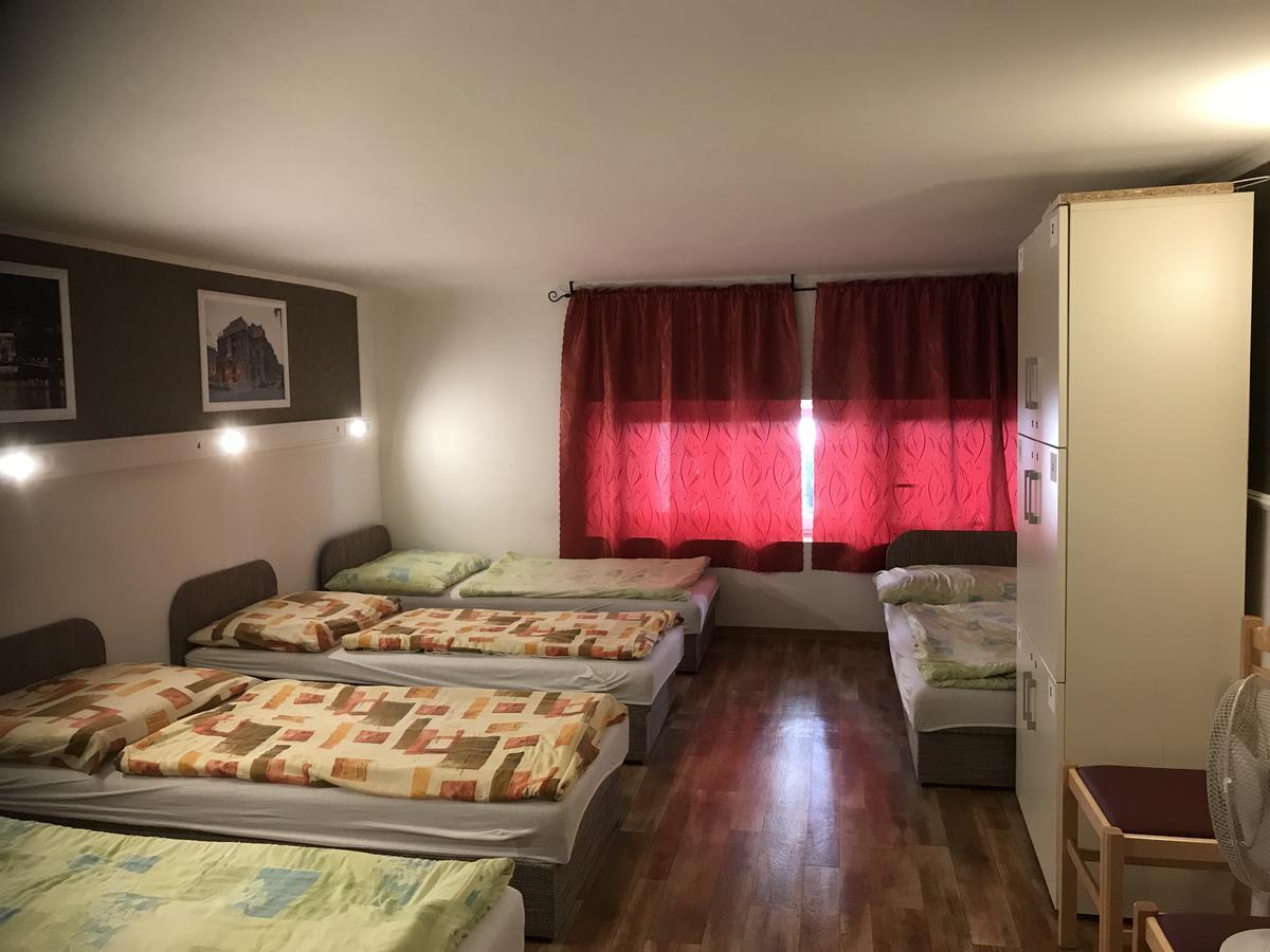 Opera Hostel บูดาเปสต์ ภายนอก รูปภาพ
