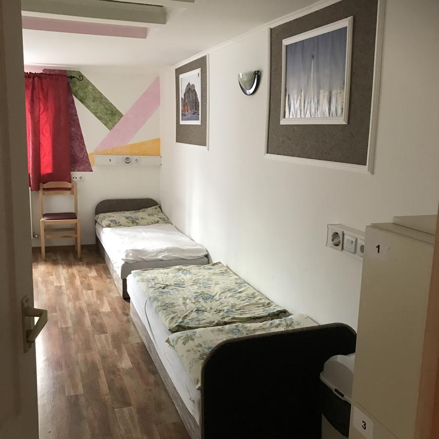 Opera Hostel บูดาเปสต์ ภายนอก รูปภาพ
